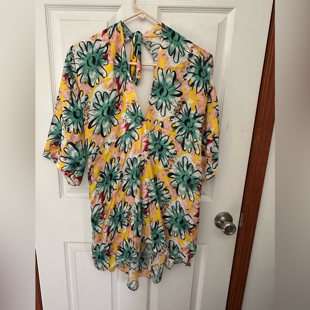 4/$20 🙈 Peach and Green Short Sleeve Tie Front Blouse